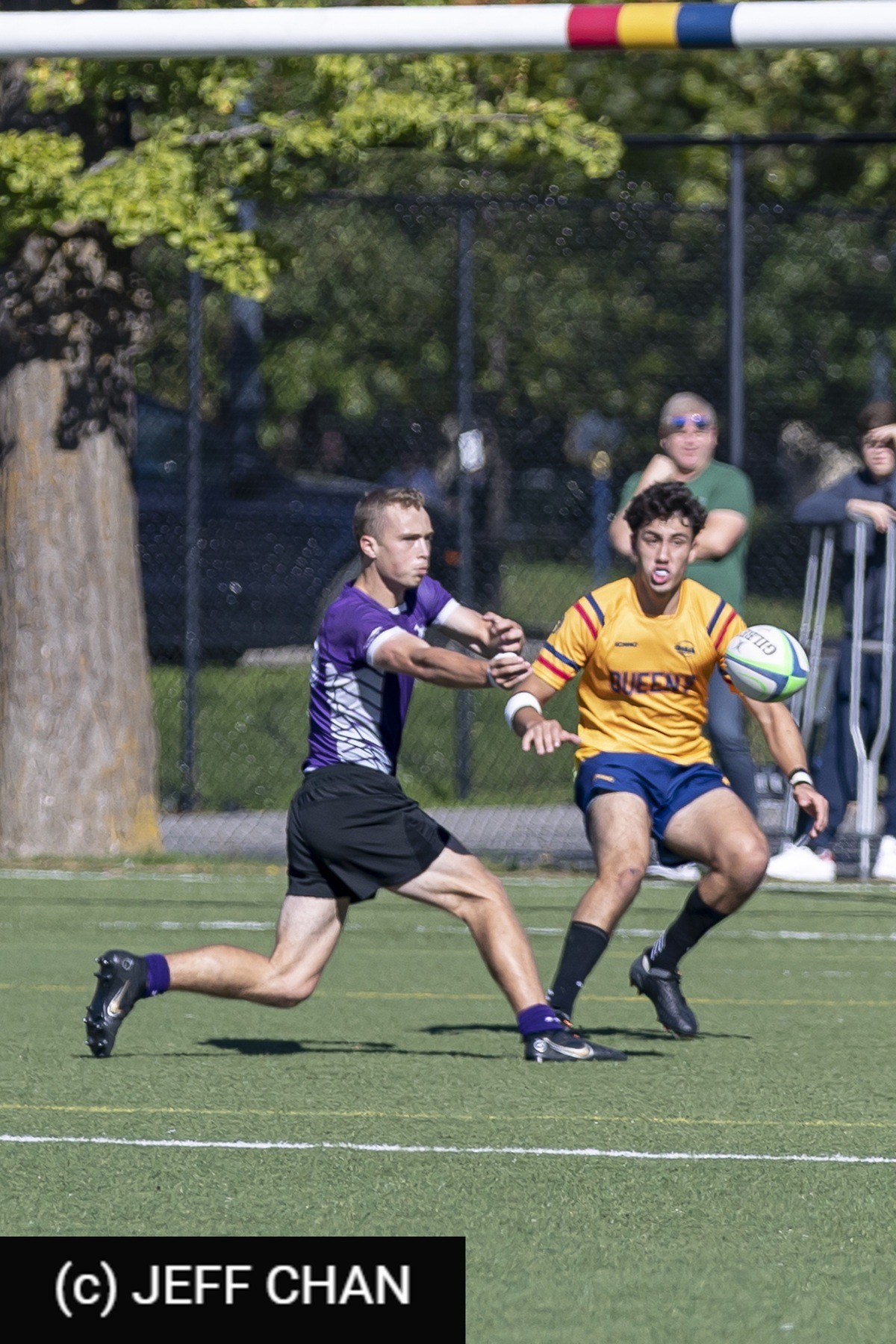  Queen's University - University of Western Ontario - Rugby - OUA 2022 Queen's vs Western (#OUA22QUWE09) Photo by: Jeff Chan | Siuxy Sports 2022-09-24