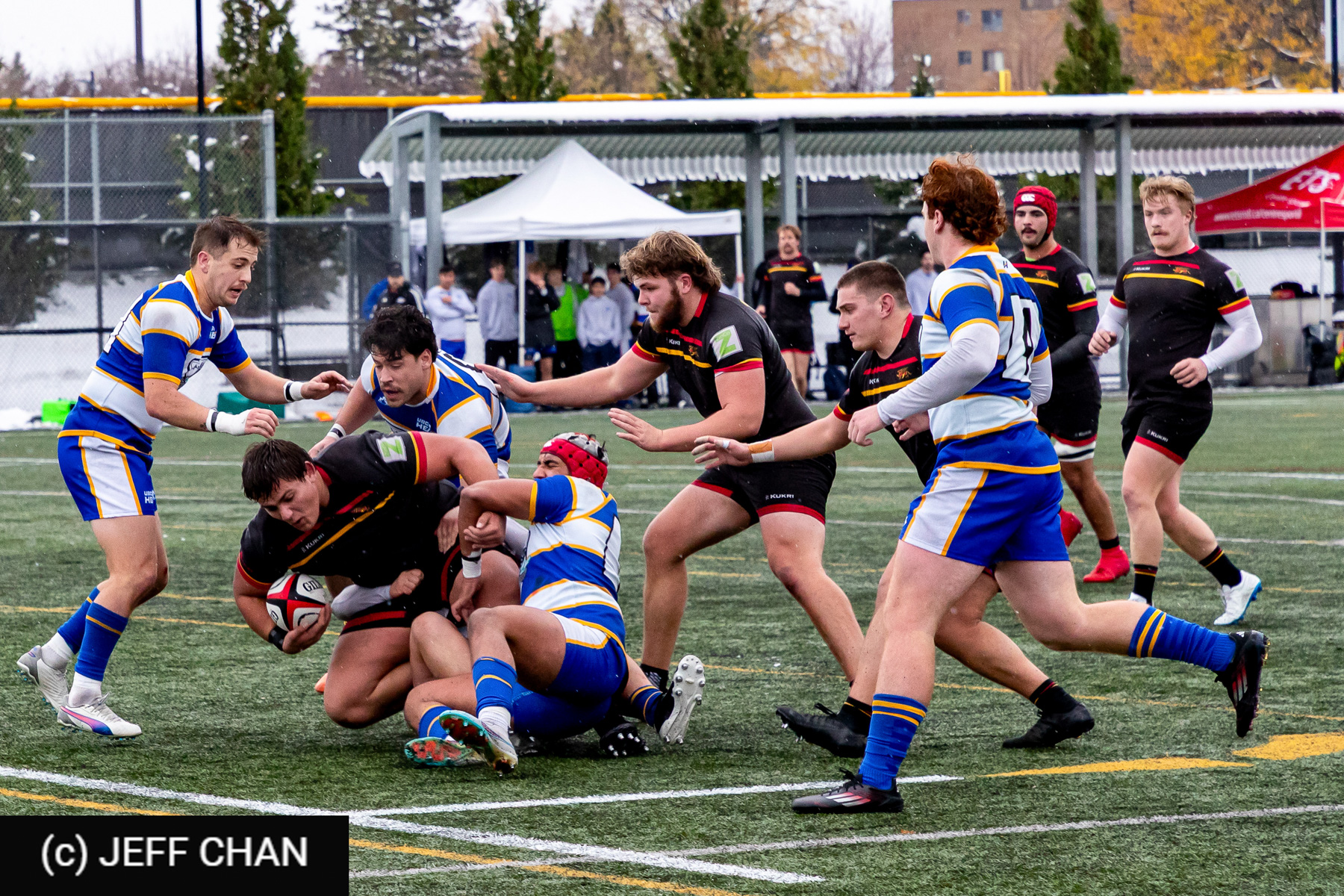  University of Guelph - University of British Columbia Okanagan - Rugby - CANUMENS 2025 - University of Guelph v University of British Columbia Okanagan - Game#2 by Jeff Chan (#CANUMENS2572) Photo by: Jeff Chan | Siuxy Sports 2025-11-12