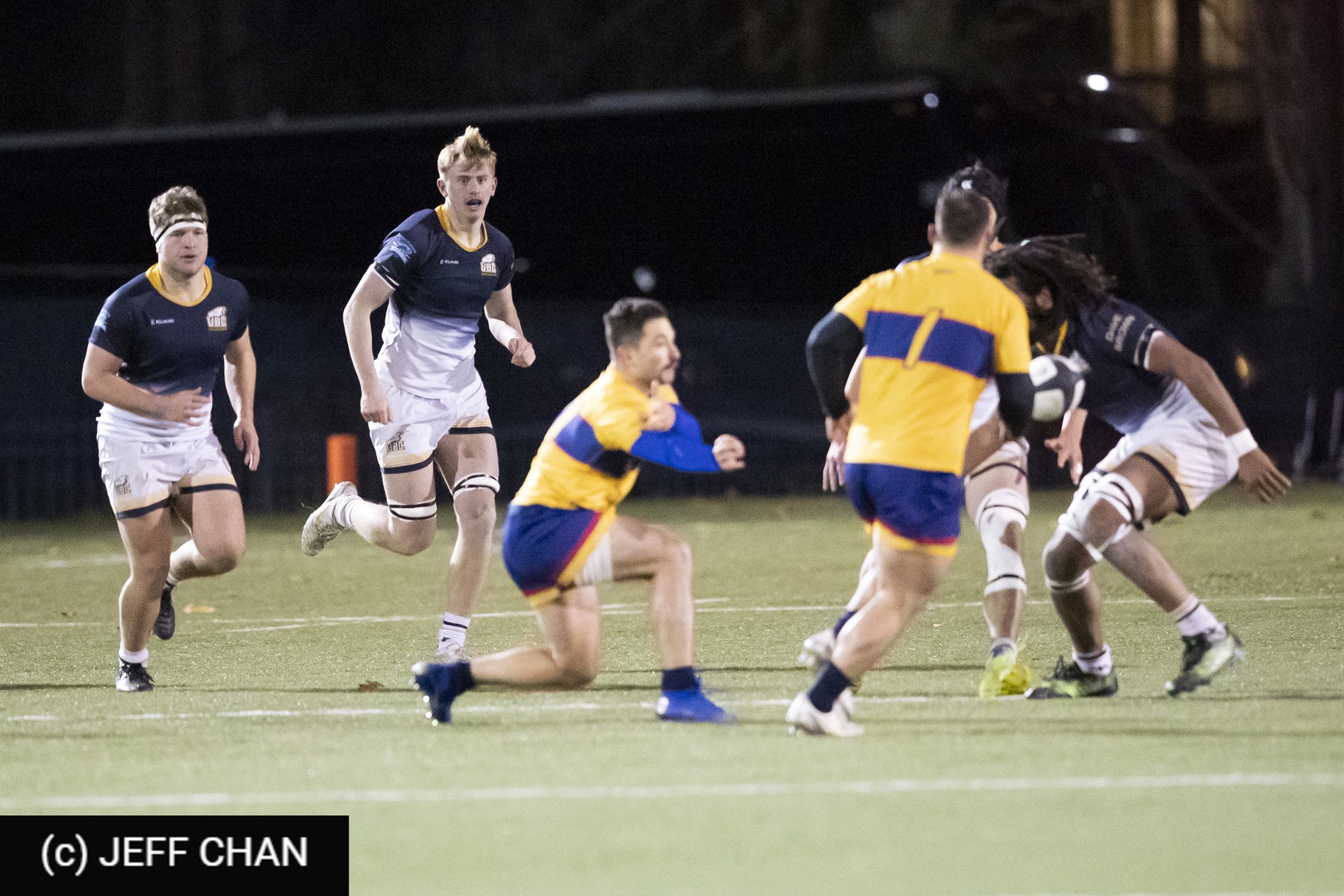 Hillyard CARSON - Joshua TWEED -  Queen's University - University of British Columbia - Rugby - CANUMENS 2021 - Queen's U vs U British Columbia - by Jeff Chan (#CANUMENS2105) Photo by: Jeff Chan | Siuxy Sports 2021-11-26