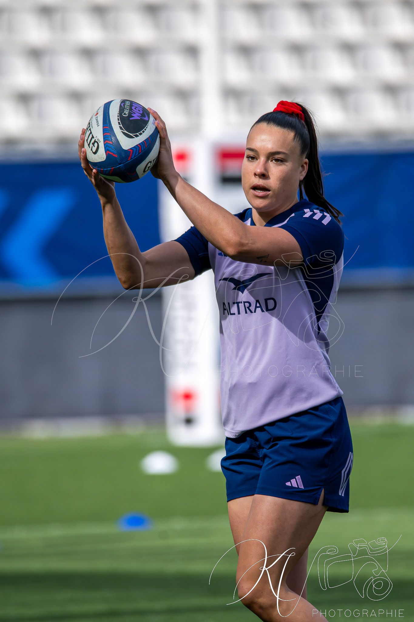 Léa MURIE -  Équipe feminin de France de rugby à XV -  - Rugby - FFR 2026 - Équipe féminin de France de Rugby - Captain Run - Stade des Alpes (#FFR26EFRXVC04) Photo by: Karine Valentin | Siuxy Sports 2026-04-10