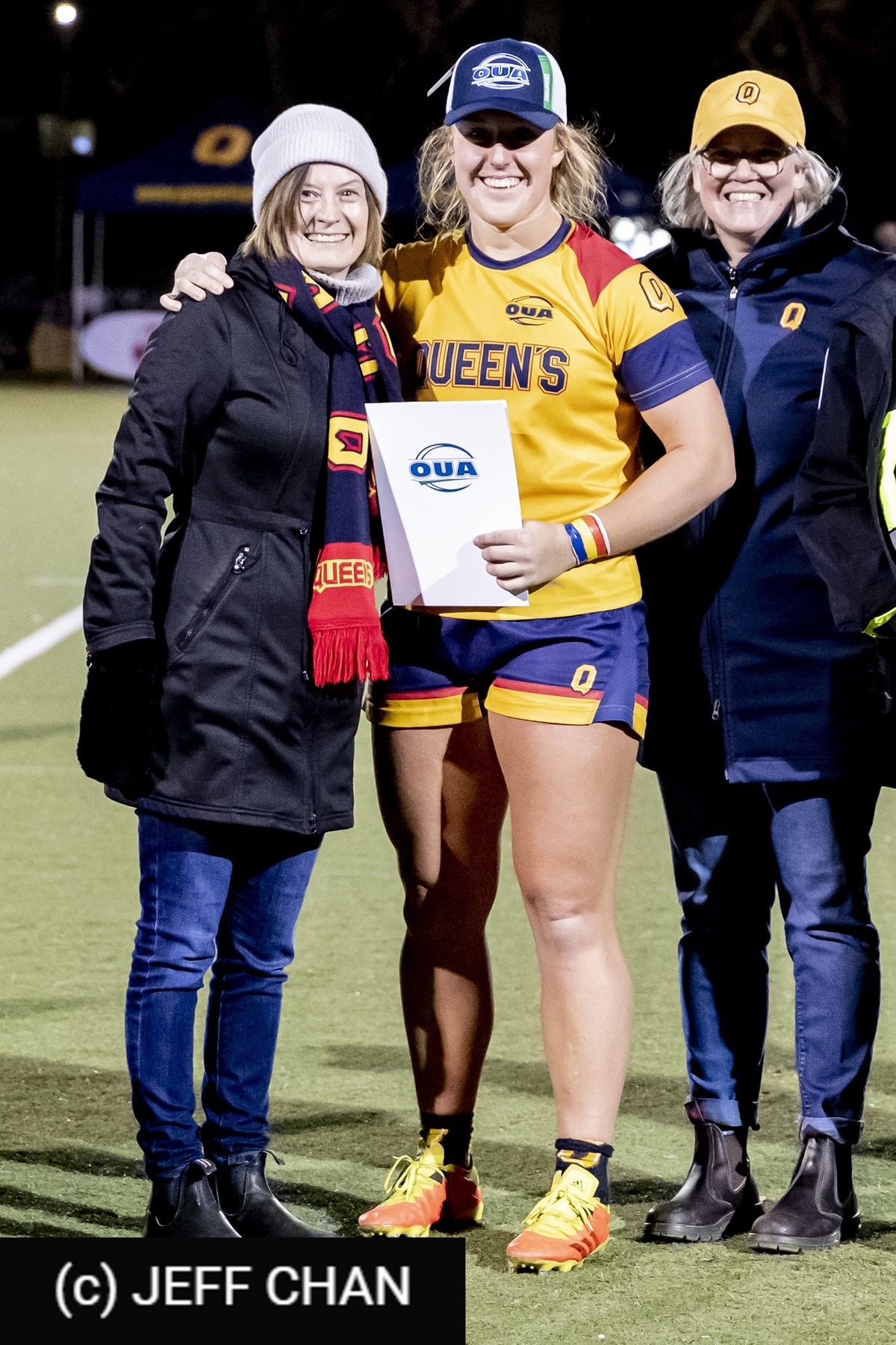  Queen's University - University of Guelph - Rugby - OUA 2022 Queen's (W) vs Guelph Champions (#OUW22QWGU10) Photo by: Jeff Chan | Siuxy Sports 2022-10-28