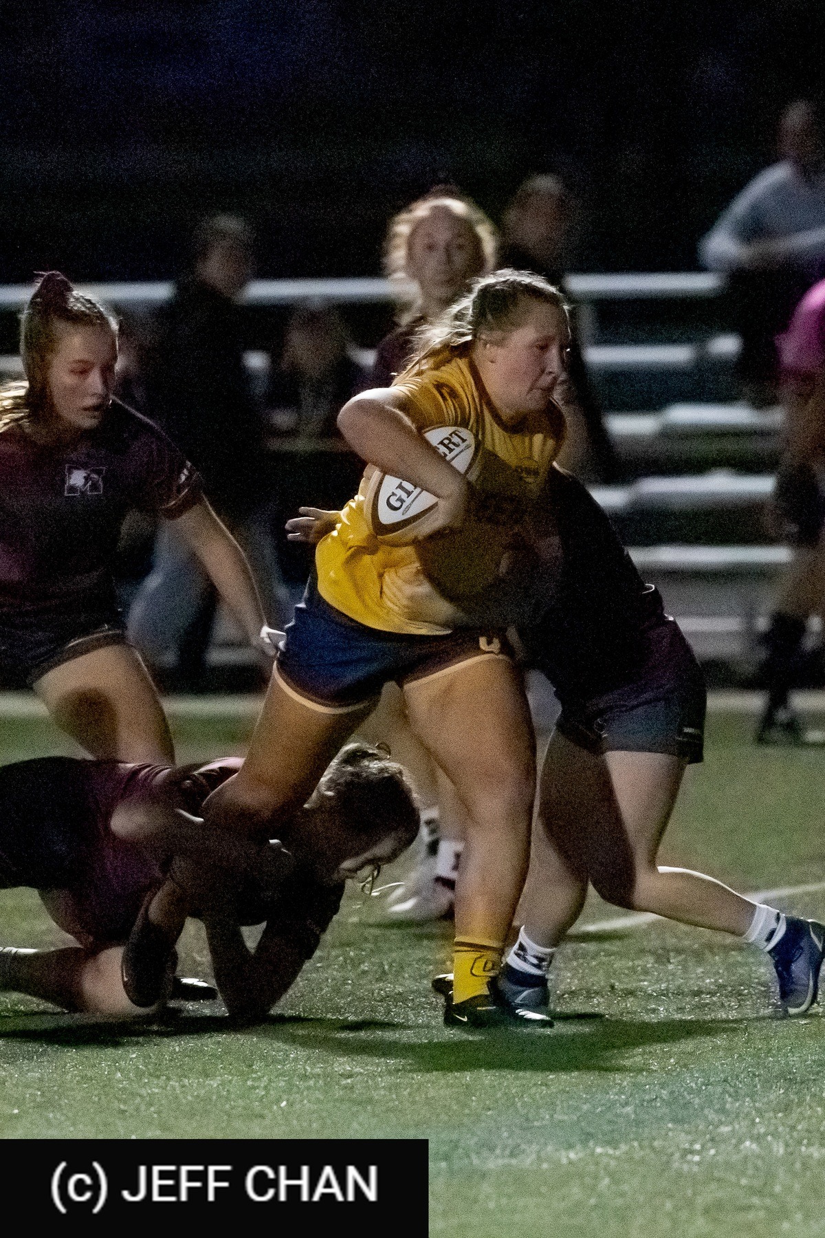  Queen's University - McMaster University - Rugby - OUA 2024 Queen's (W) vs McMaster (#OUW24QWMC10) Photo by: Jeff Chan | Siuxy Sports 2024-10-05