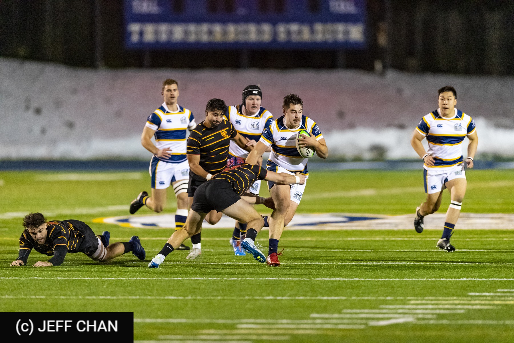 Raymond CHOU - Flynn HEYES - Joe MCNULTY -  University of British Columbia - University of Calgary - Rugby - CANUMENS 2022 - U British Columbia vs  U Calgary -  by Jeff Chan (#CANUMENS2202) Photo by: Jeff Chan | Siuxy Sports 2022-11-30
