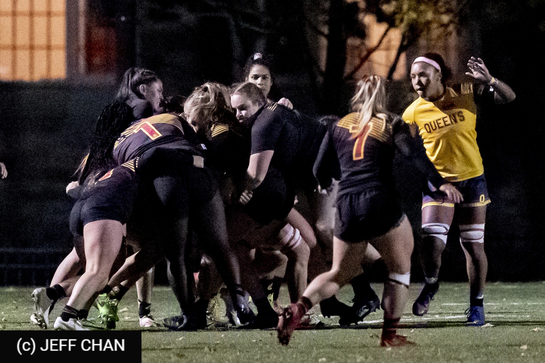  Queen's University - University of Guelph - Rugby - OUA 2022 Queen's (W) vs Guelph Champions (#OUW22QWGU10) Photo by: Jeff Chan | Siuxy Sports 2022-10-28